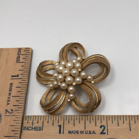 Crown Trifari from 50’s Rose Vermeil Floral Brooch with pearls. - Picture 2 of 8